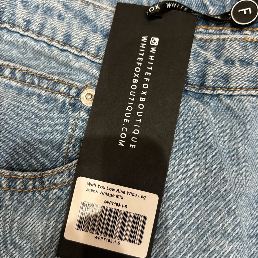 White Fox Boutique Denim Jeans - Picture 3 of 4